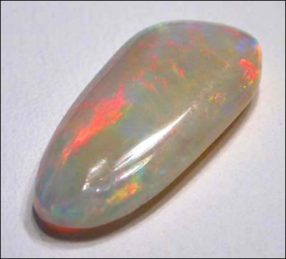  PRECIOUS OPAL (Australia) – 3.66 ct.  (Some care, N)